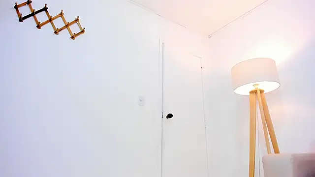 naomiii   online show from 01-10-25, 01:10