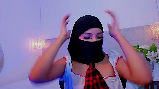 naomiii   online show from 11-04-25, 11:53