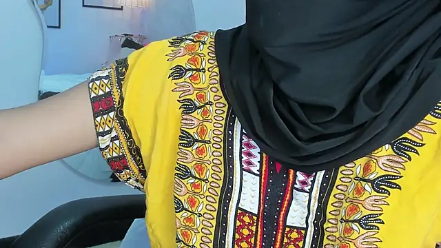 naomiii   online show from 12-20-25, 01:40