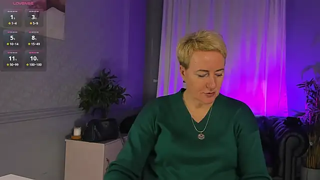 Snapshot of Nika_Smit chatting on 10-18-25, 05:32 Nika Smit online show from 10-18-25, 05:32