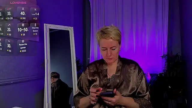 Snapshot of Nika_Smit chatting on 10-24-25, 04:53 Nika Smit online show from 10-24-25, 04:53