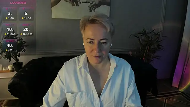 Snapshot of Nika_Smit chatting on 11-15-25, 05:49 Nika Smit online show from 11-15-25, 05:49