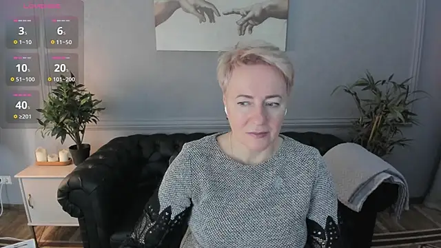 Snapshot of Nika_Smit chatting on 11-16-25, 05:13 Nika Smit online show from 11-16-25, 05:13