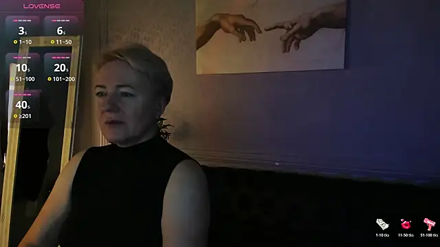 Snapshot of Nika_Smit chatting on 11-22-25, 05:17 Nika Smit online show from 11-22-25, 05:17