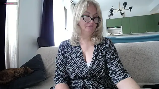 Blond Woman online show from 01-27-25, 11:32