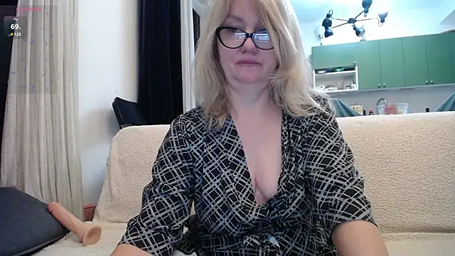 Blond Woman online show from 01-29-25, 09:39