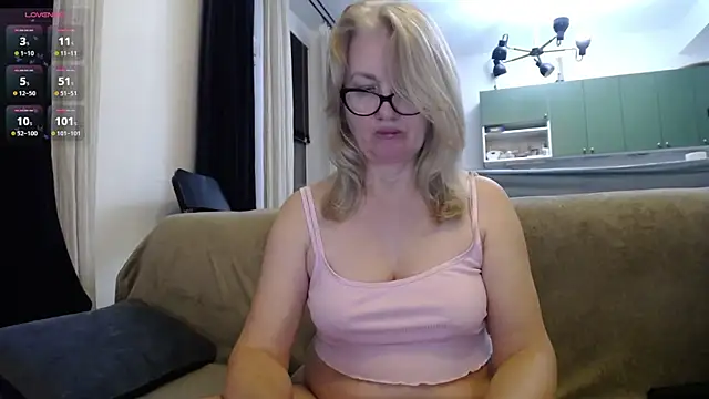 Blond Woman online show from 02-09-25, 09:49