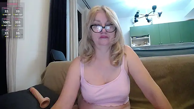 Blond Woman online show from 02-15-25, 08:43