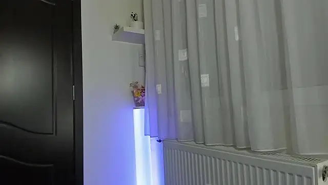 Anahi1993 online show from 02-02-25, 05:21