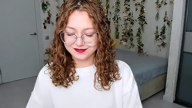 Snapshot of SereneFlame chatting on 10-14-25, 04:08 SereneFlame online show from 10-14-25, 04:08