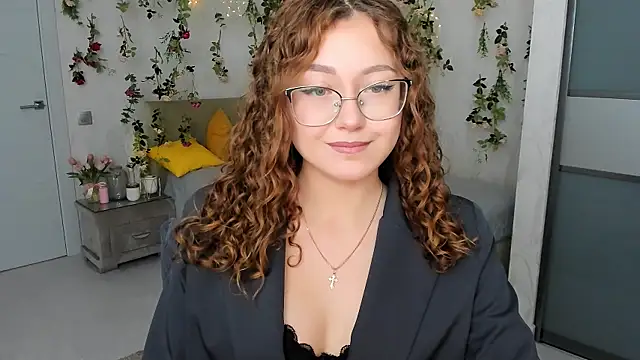 Snapshot of SereneFlame chatting on 10-19-25, 04:07 SereneFlame online show from 10-19-25, 04:07