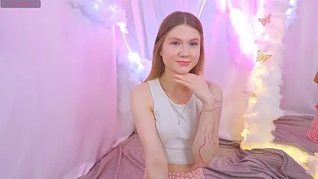 AlisiaSpinnet  online show from 10-19-25, 03:56