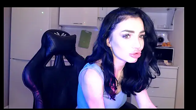 Snapshot of NancyLovee_ chatting on 12-10-24, 01:22 NancyLovee online show from 12-10-24, 01:22