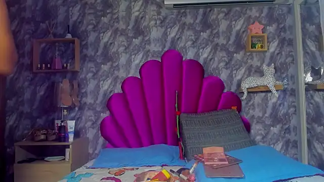 EMMAPARISS online show from 03-31-26, 12:05