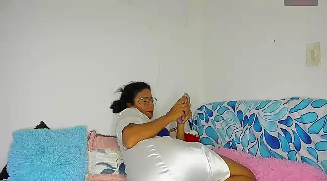 Snapshot of Nenita_Hot_ chatting on 03-14-25, 12:43 Nenita Hot online show from 03-14-25, 12:43