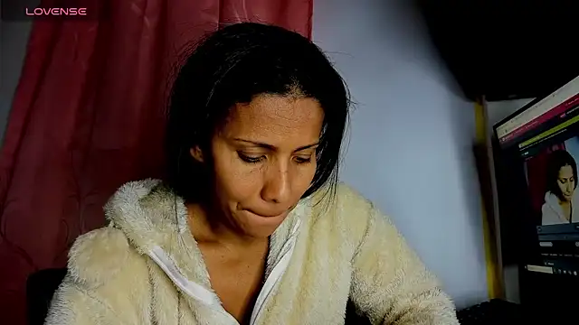 Snapshot of Nenita_Hot_ chatting on 09-10-25, 03:39 Nenita Hot online show from 09-10-25, 03:39