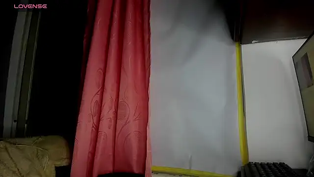 Snapshot of Nenita_Hot_ chatting on 10-15-25, 01:06 Nenita Hot online show from 10-15-25, 01:06