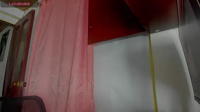 Snapshot of Nenita_Hot_ chatting on 11-04-25, 11:37 Nenita Hot online show from 11-04-25, 11:37