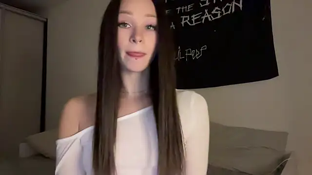 Snapshot of ur_molly chatting on 10-14-25, 02:51 ur molly online show from 10-14-25, 02:51