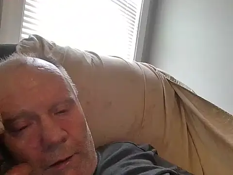 Snapshot of masterjerseyjoe chatting on 02-20-25, 03:19 masterjerseyjoe online show from 02-20-25, 03:19