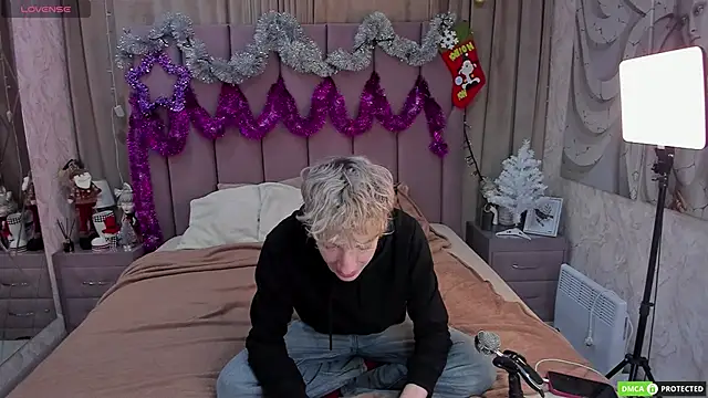 TrevorBenson online show from 12-15-25, 03:22