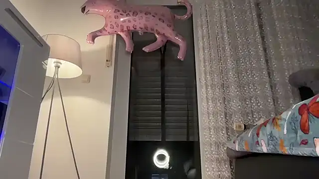 EmilyWi  online show from 12-16-25, 10:15