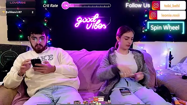 Snapshot of MrAndMrsSavage chatting on 12-02-24, 02:52 MrAndMrsSavage online show from 12-02-24, 02:52