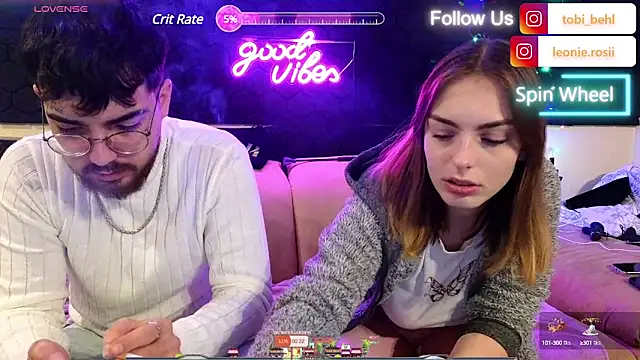 Snapshot of MrAndMrsSavage chatting on 12-14-24, 07:03 MrAndMrsSavage online show from 12-14-24, 07:03