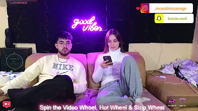 Snapshot of MrAndMrsSavage chatting on 12-29-24, 02:52 MrAndMrsSavage online show from 12-29-24, 02:52