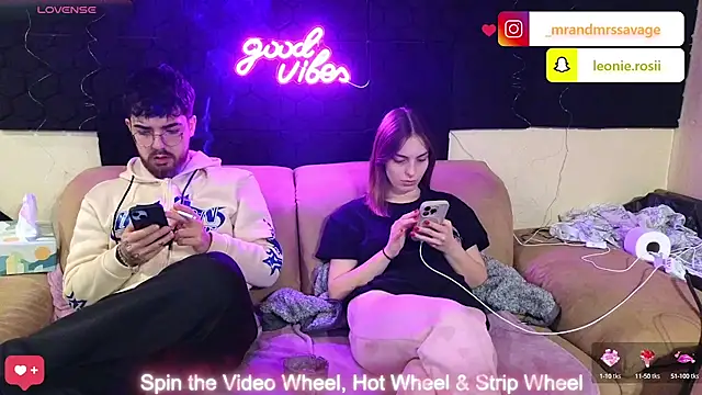 Snapshot of MrAndMrsSavage chatting on 01-06-25, 09:00 MrAndMrsSavage online show from 01-06-25, 09:00