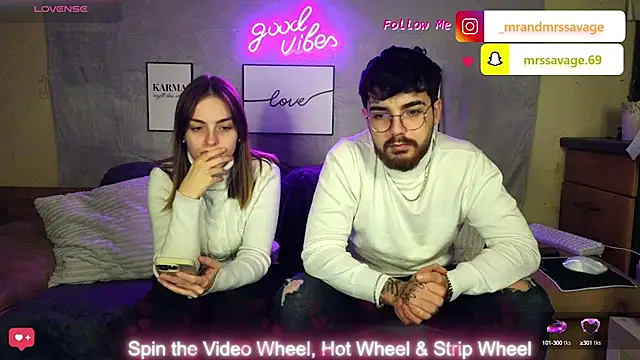 Snapshot of MrAndMrsSavage chatting on 01-10-25, 10:04 MrAndMrsSavage online show from 01-10-25, 10:04