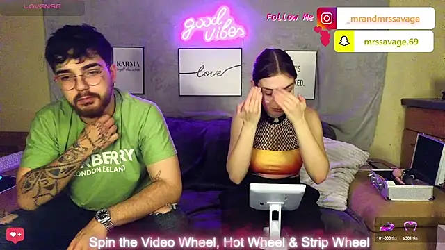 Snapshot of MrAndMrsSavage chatting on 01-11-25, 10:51 MrAndMrsSavage online show from 01-11-25, 10:51