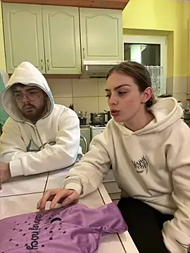 Snapshot of MrAndMrsSavage chatting on 02-19-25, 09:03 MrAndMrsSavage online show from 02-19-25, 09:03