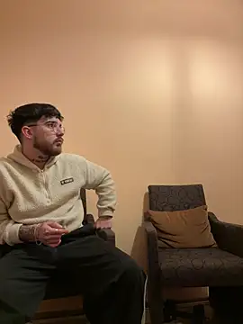 Snapshot of MrAndMrsSavage chatting on 02-26-25, 11:48 MrAndMrsSavage online show from 02-26-25, 11:48