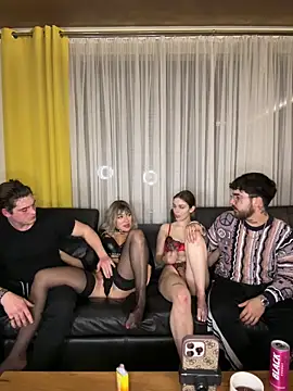 Snapshot of MrAndMrsSavage chatting on 03-14-25, 11:53 MrAndMrsSavage online show from 03-14-25, 11:53