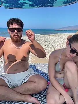 Snapshot of MrAndMrsSavage chatting on 09-11-25, 11:21 MrAndMrsSavage online show from 09-11-25, 11:21