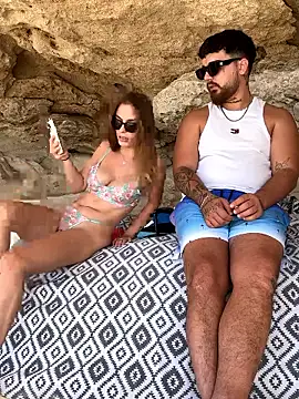 Snapshot of MrAndMrsSavage chatting on 09-30-25, 08:08 MrAndMrsSavage online show from 09-30-25, 08:08