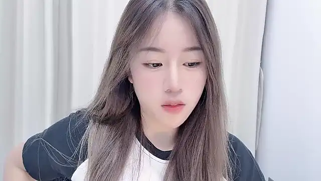 chloe-01 online show from 12-03-24, 12:16