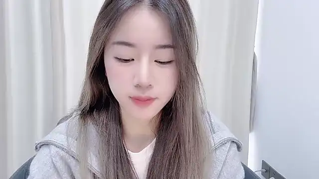 chloe-01 online show from 12-05-24, 04:53