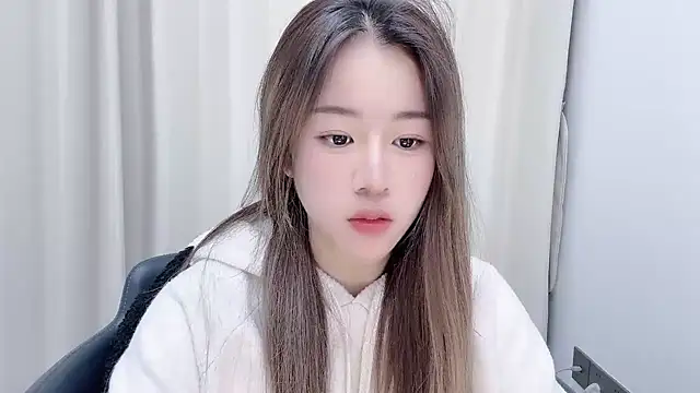 chloe-01 online show from 12-30-24, 12:31