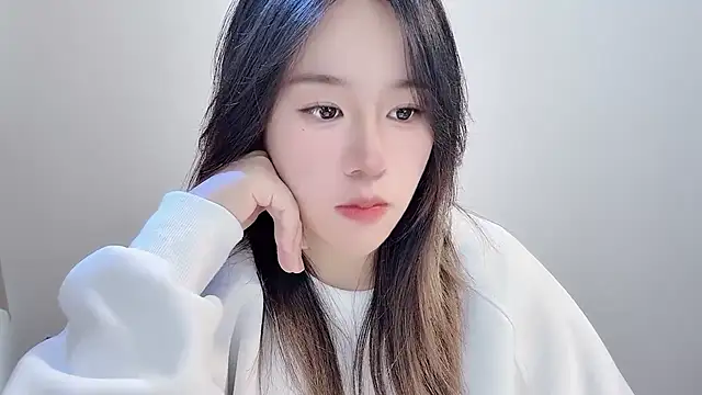 chloe-01 online show from 11-28-25, 03:20