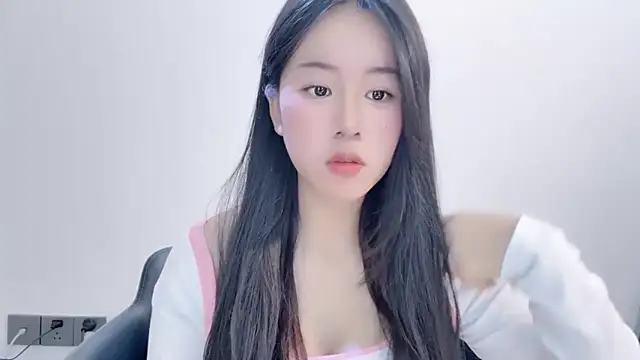 chloe-01 online show from 12-20-25, 06:31