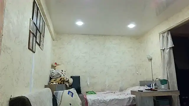 Snapshot of AgnichBan chatting on 01-06-25, 12:24 AgnichBan online show from 01-06-25, 12:24