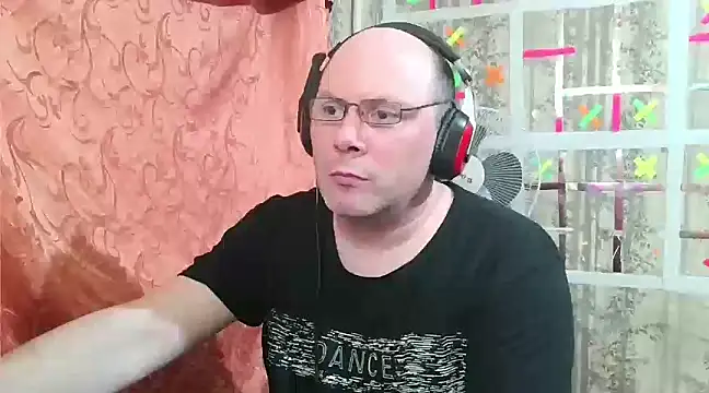 Snapshot of AgnichBan chatting on 03-18-25, 04:15 AgnichBan online show from 03-18-25, 04:15