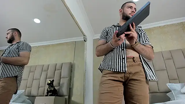 MaximusDick1  online show from 10-19-25, 04:35