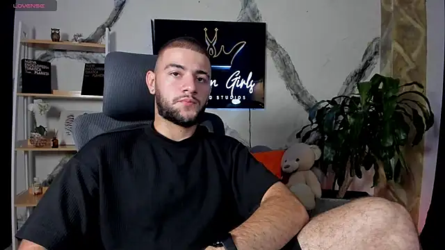 MaximusDick1  online show from 12-21-25, 03:13