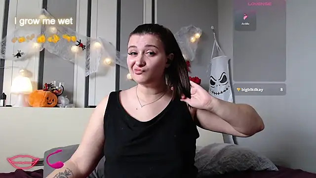 Snapshot of Jadelli chatting on 10-15-25, 07:41 Jadelli online show from 10-15-25, 07:41