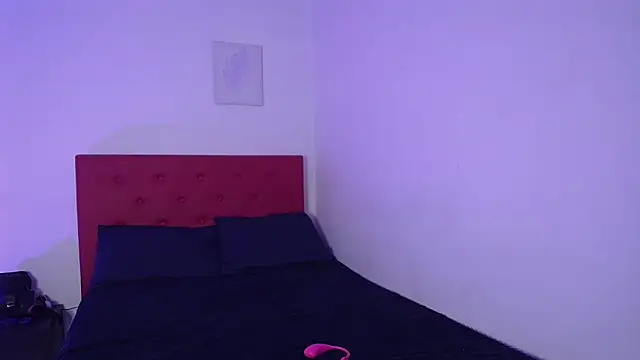 issa kitty online show from 12-20-24, 08:12