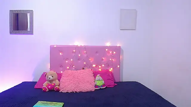 issa kitty online show from 03-05-25, 04:45