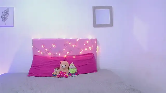 issa kitty online show from 03-18-25, 09:53